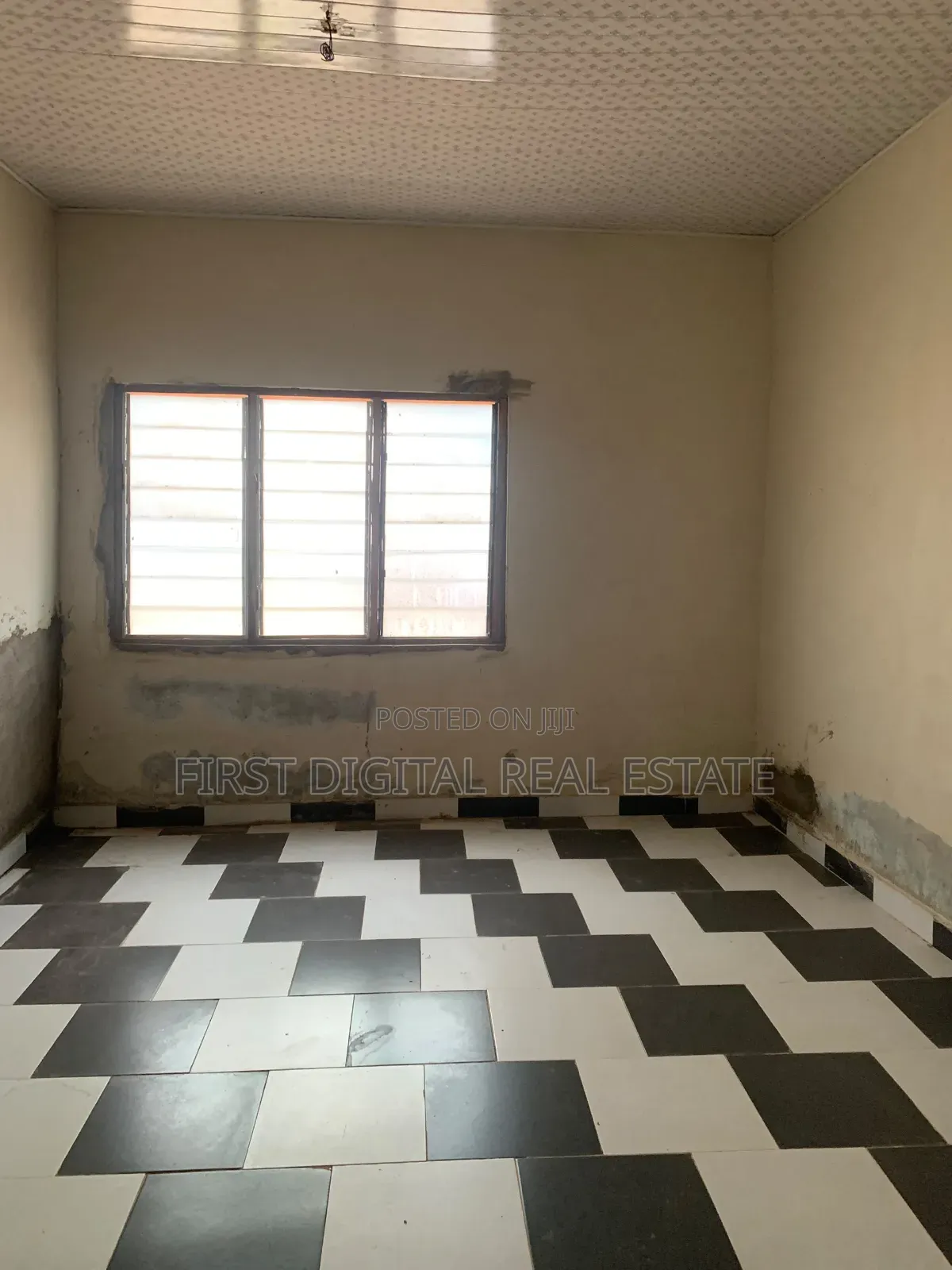 Chamber and Hall Self Contain for Rent at Redtop in Ga South Municipal