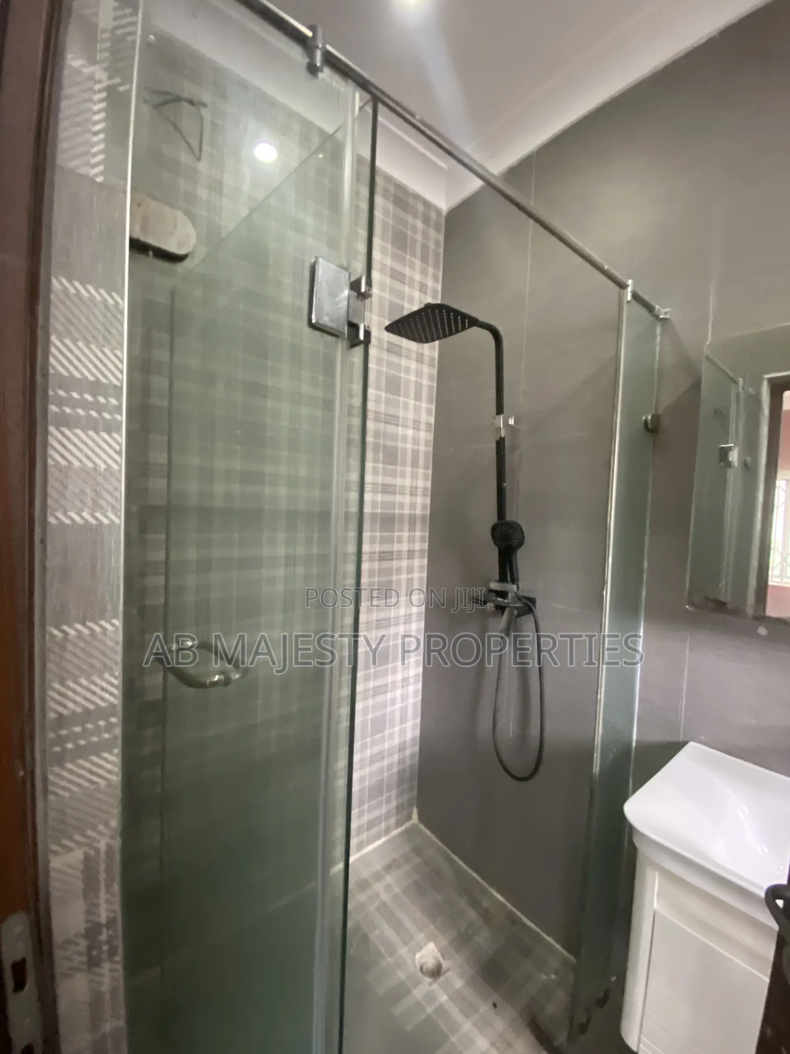 5bdrm House in Ab Majesty, Spintex for rent in Spintex