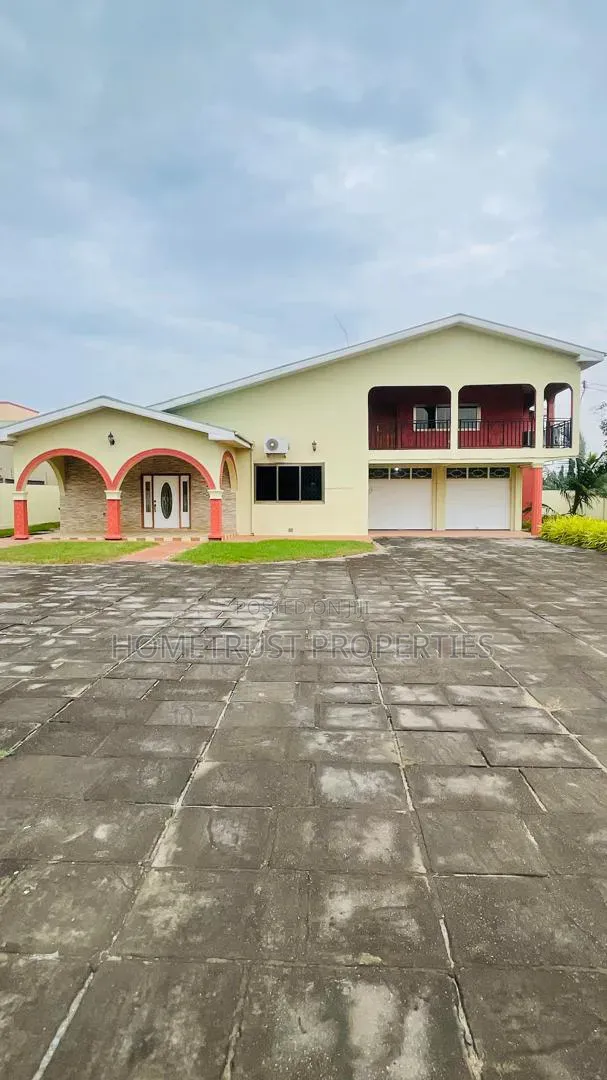 6bdrm Duplex in Haatso Westland, Antis for rent in Antis