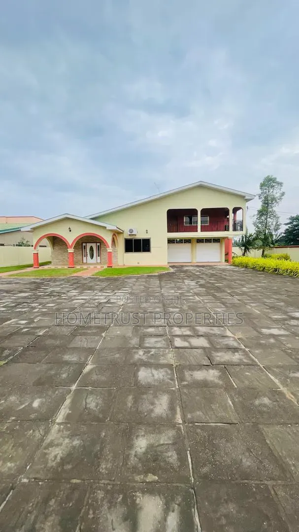 6bdrm Duplex in Haatso Westland, Antis for rent in Antis
