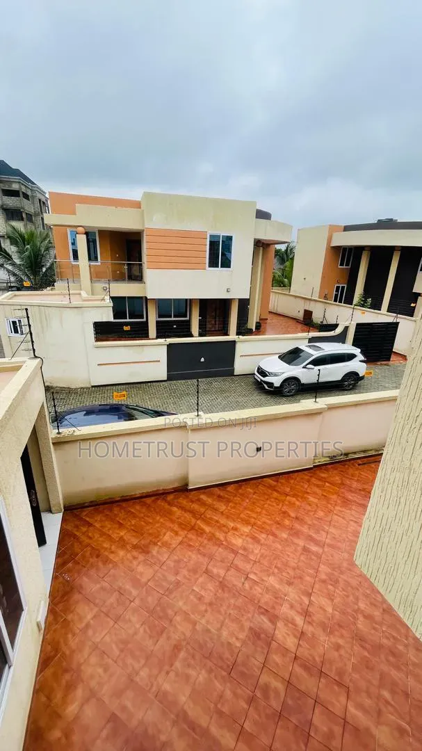 4bdrm Duplex in Ga Odumase, Pokuase for sale in Pokuase