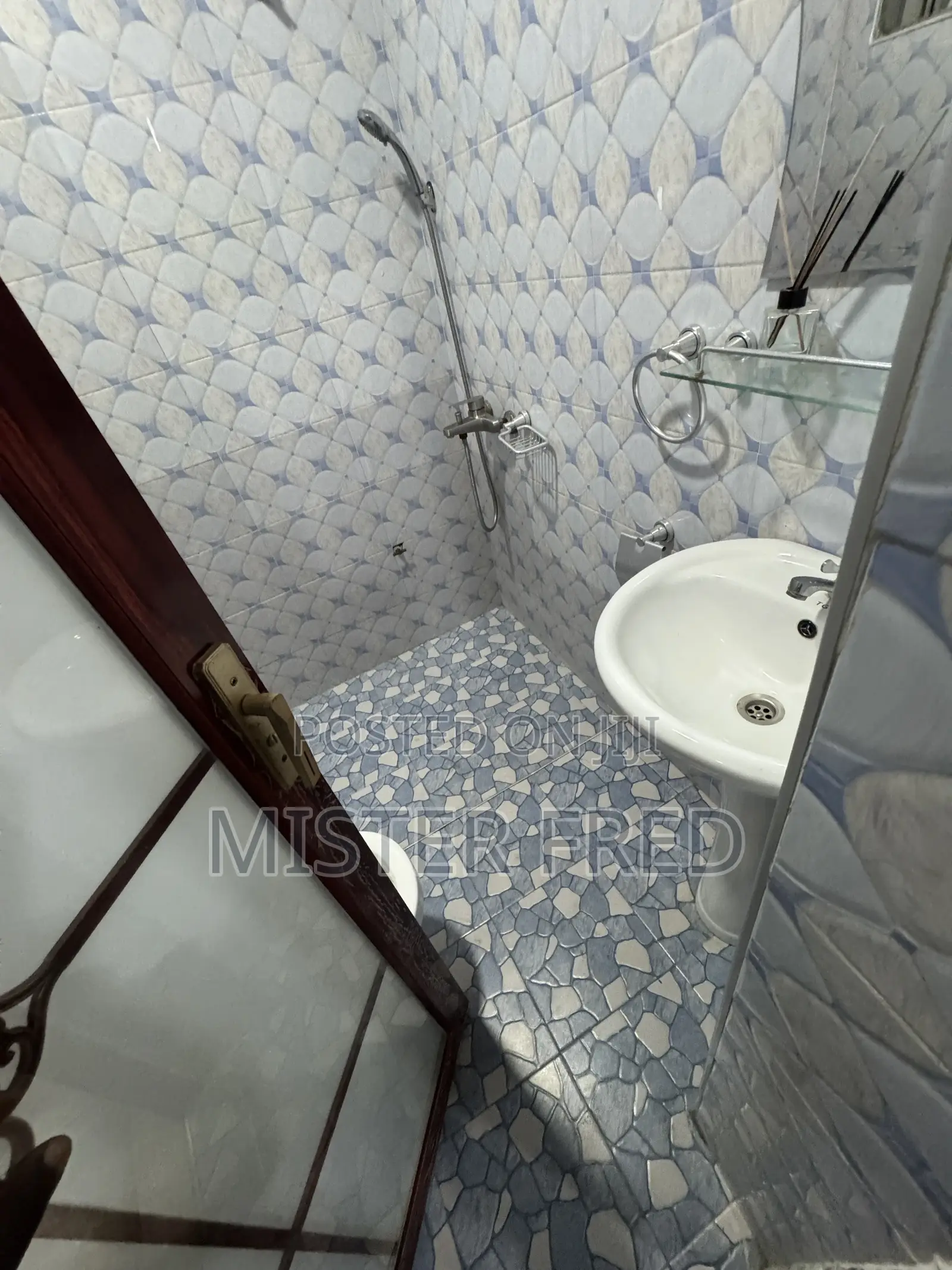 2bdrm Apartment in Whitecross, Weija for rent in Weija