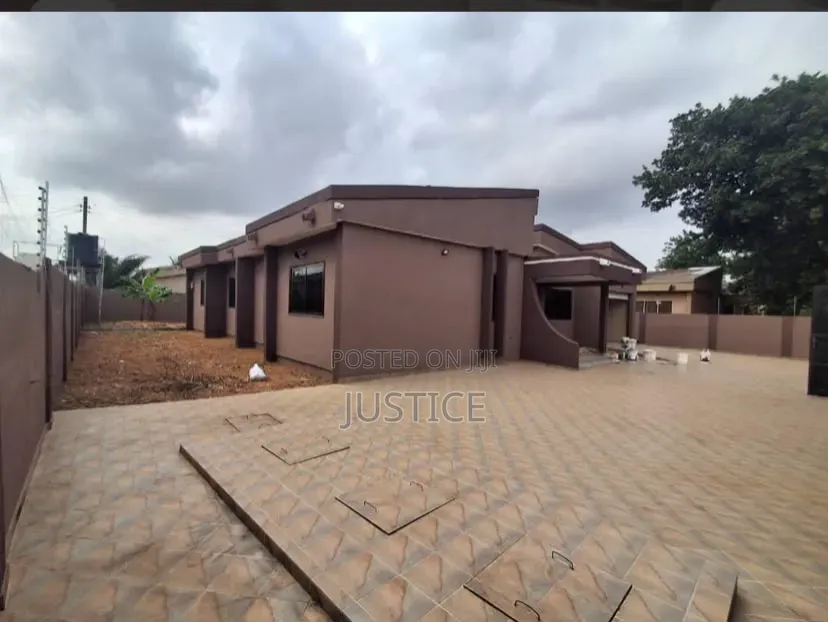 3bdrm House in Adenta Frafraha for rent in Frafraha
