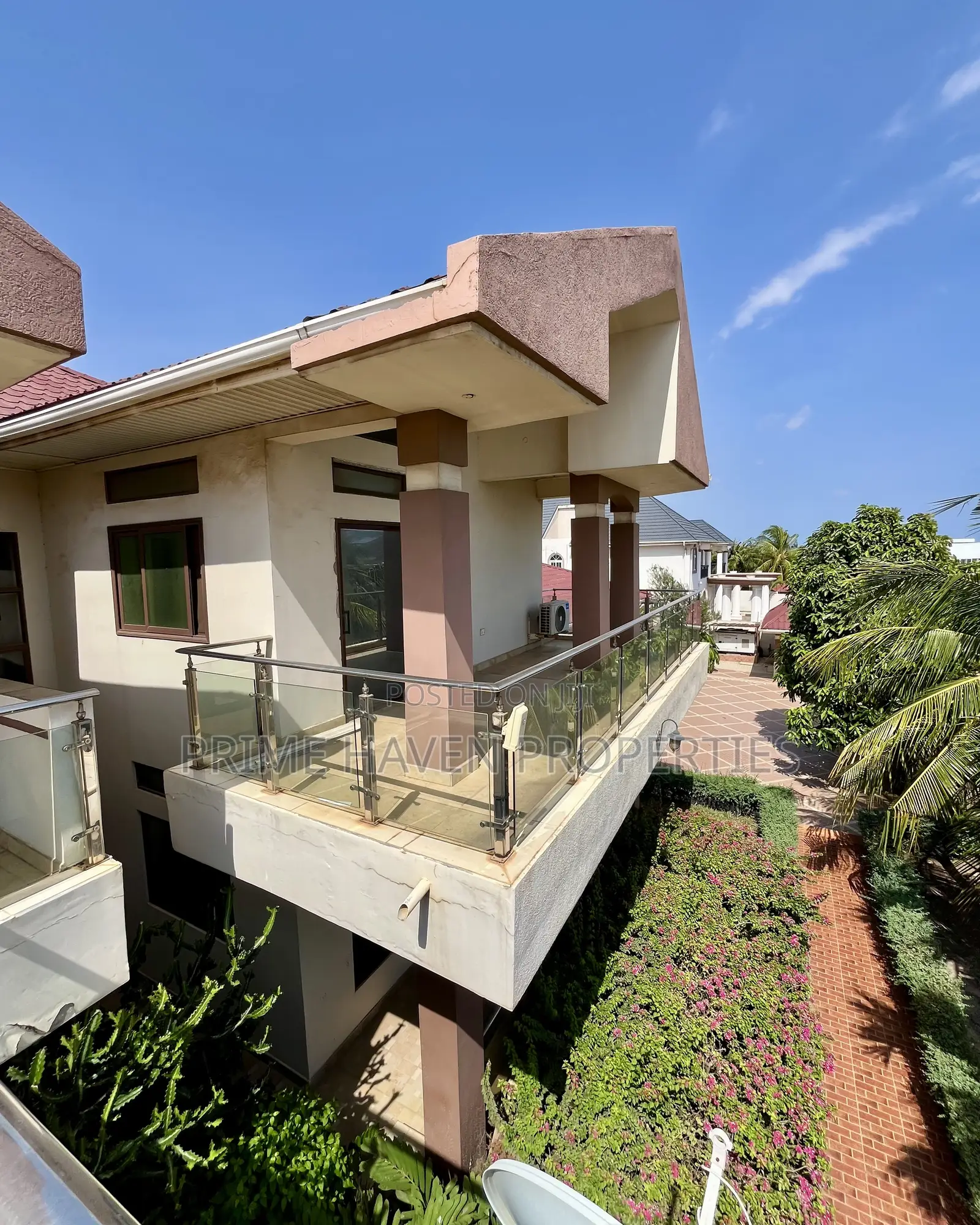 7bdrm House in Airport Hills for sale in Airport Residential Area