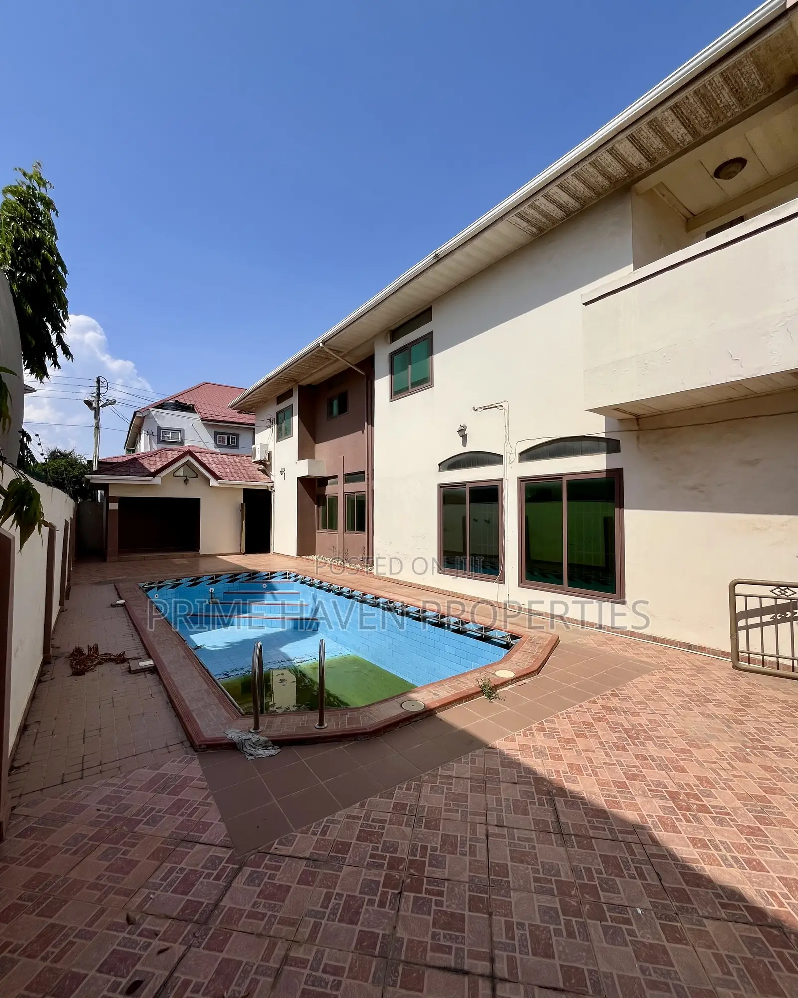 7bdrm House in Airport Hills for sale in Airport Residential Area