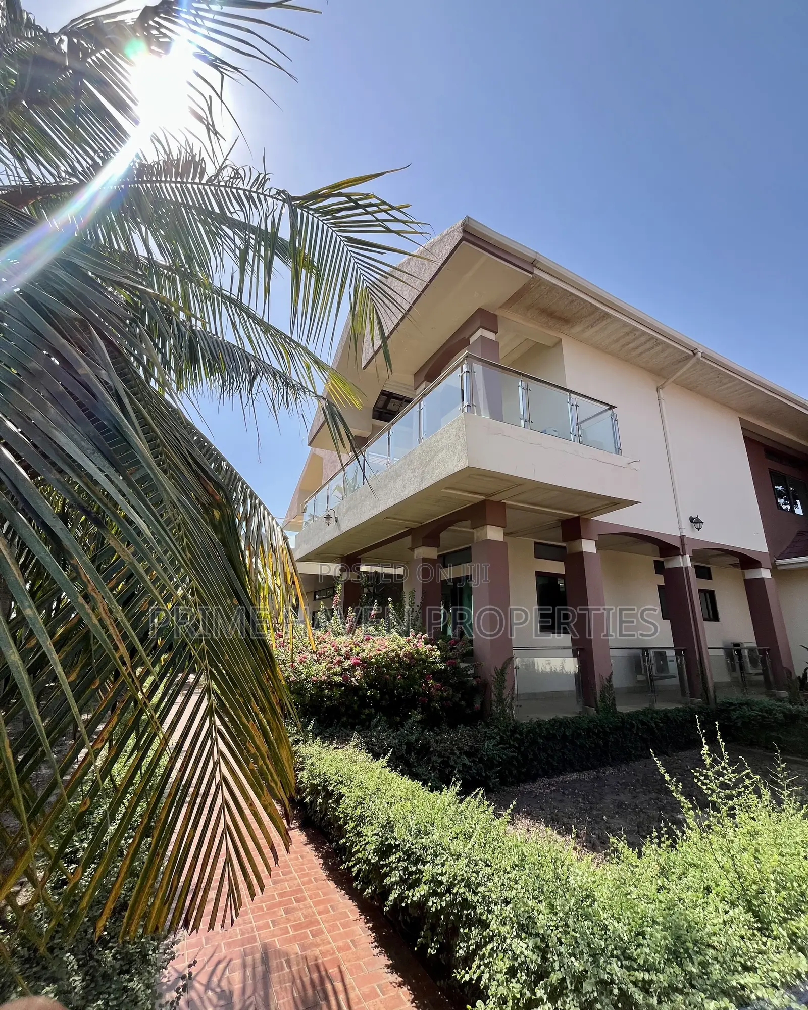 7bdrm House in Airport Hills for sale in Airport Residential Area