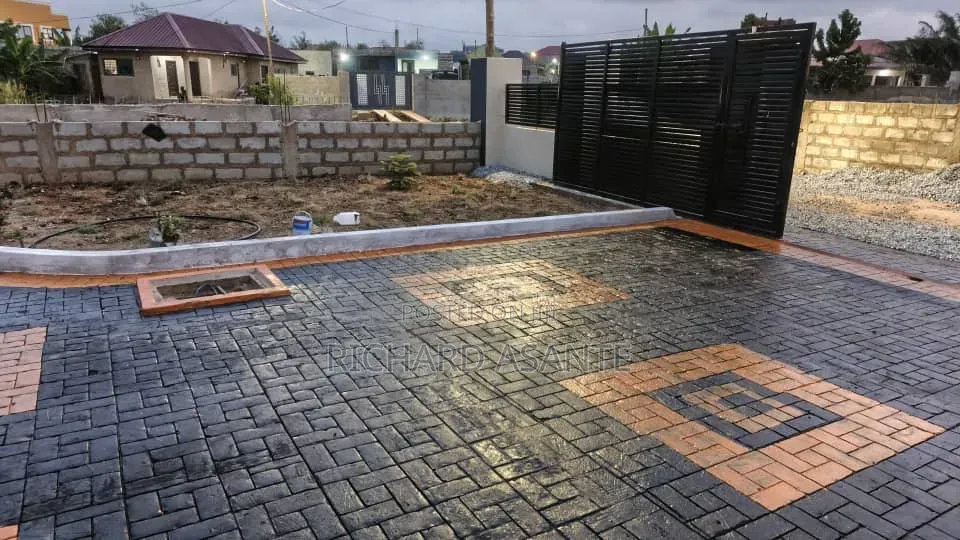 3bdrm House in Pokuase for sale in Pokuase