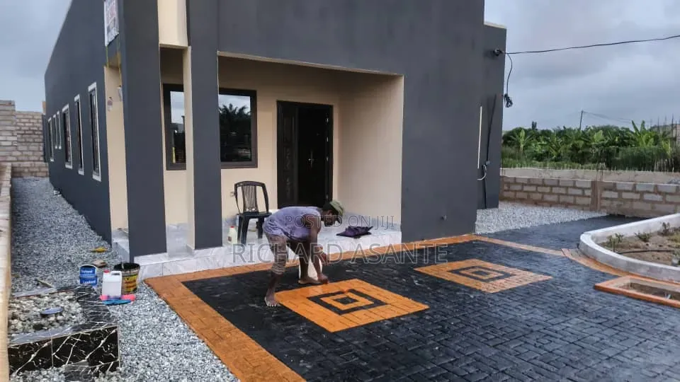 3bdrm House in Pokuase for sale in Pokuase