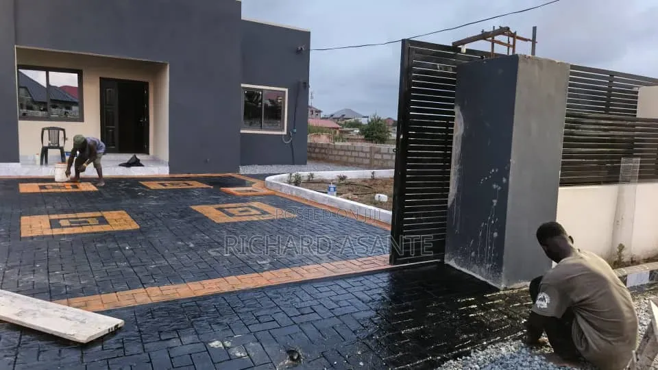 3bdrm House in Pokuase for sale in Pokuase