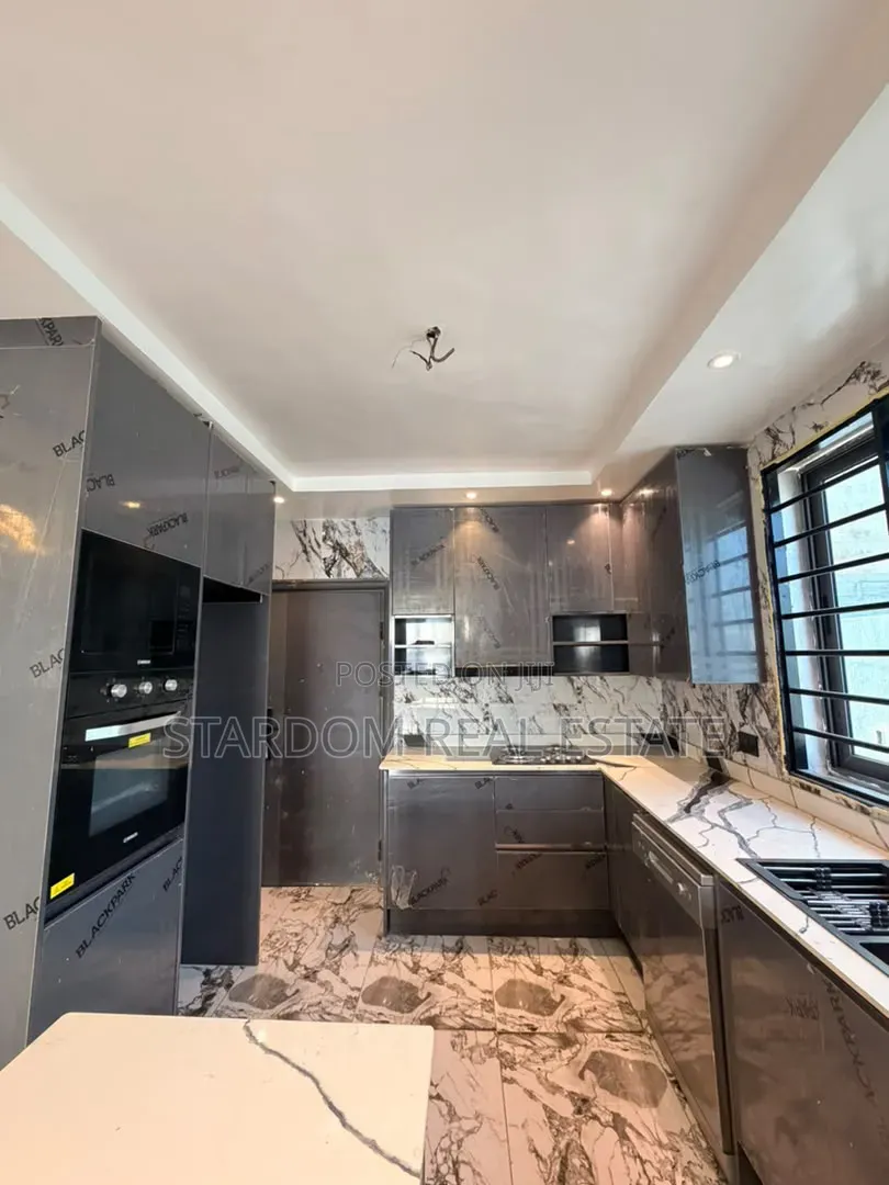 4bdrm Duplex in East Legon Hills, Lake Side Estate for sale in Lake Side Estate