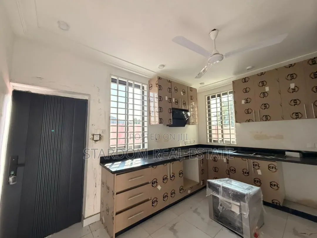 2bdrm Townhouse / Terrace in Ashaley Botwe, Nmai-Dzorn for rent in Nmai-Dzorn