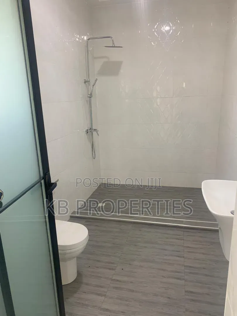 3bdrm House in Kb Properties, New Legon for sale in New Legon
