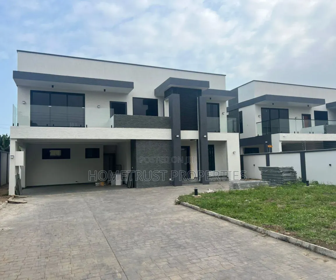 4bdrm Duplex in Teshie Nungua for sale in Teshie-Nungua Estates