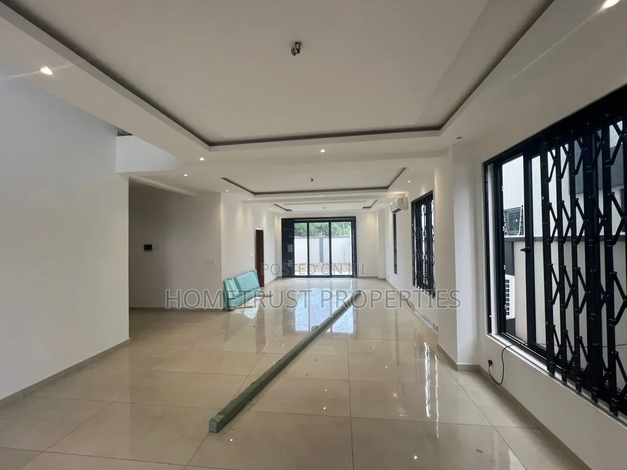 4bdrm Duplex in Teshie Nungua for sale in Teshie-Nungua Estates