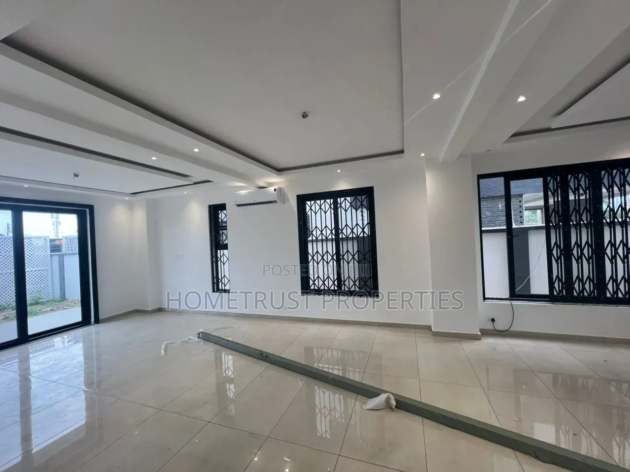4bdrm Duplex in Teshie Nungua for sale in Teshie-Nungua Estates