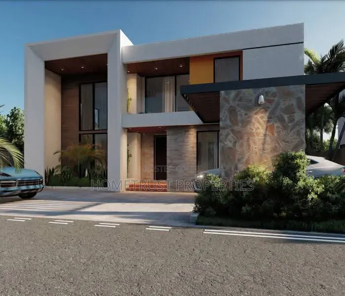 4bdrm Duplex in Sakumono for sale in Sakumono