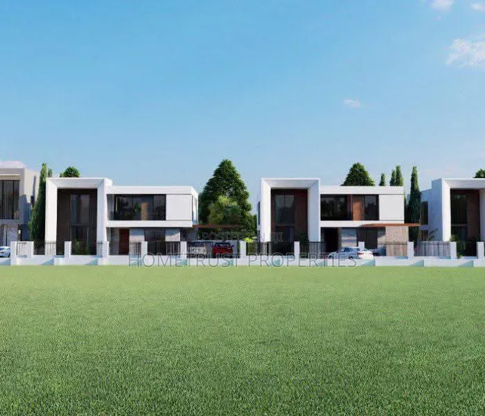 4bdrm Duplex in Sakumono for sale in Sakumono