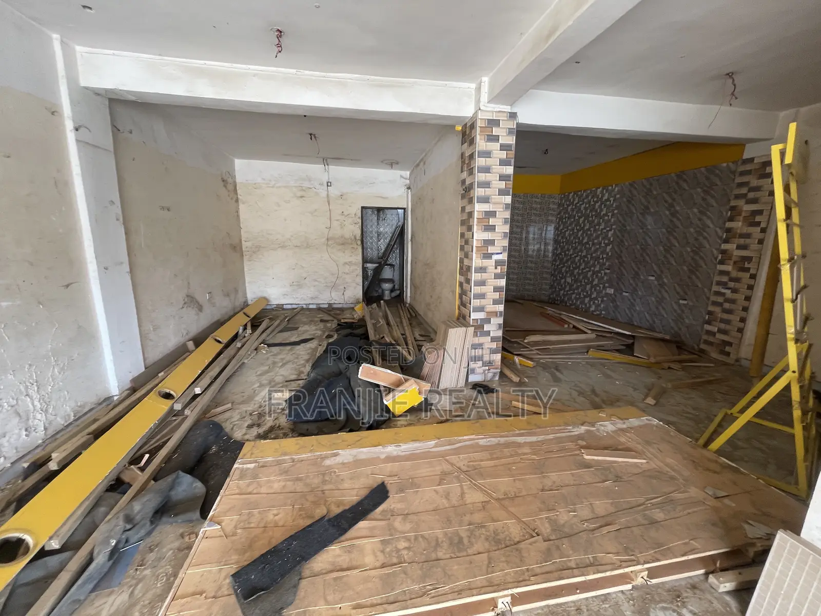 Double Store for Rent at Kasoa New Market in Kasoa