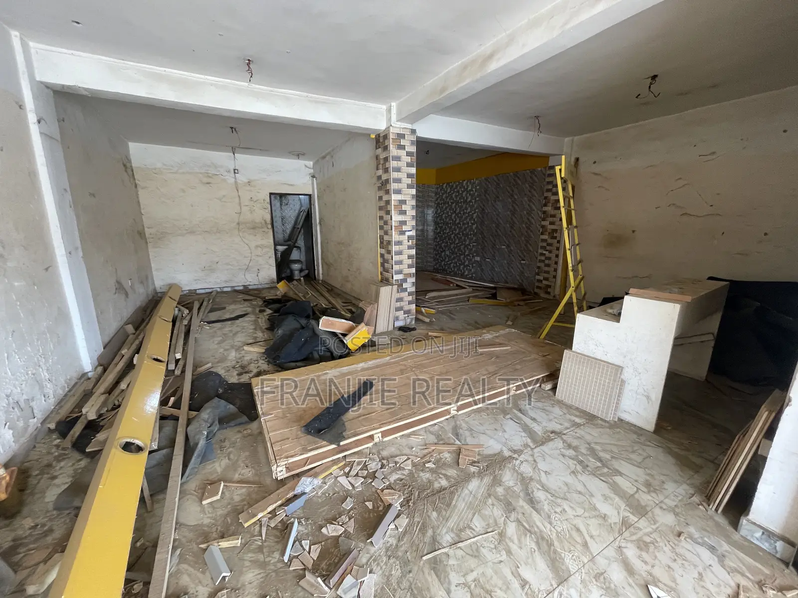 Double Store for Rent at Kasoa New Market in Kasoa
