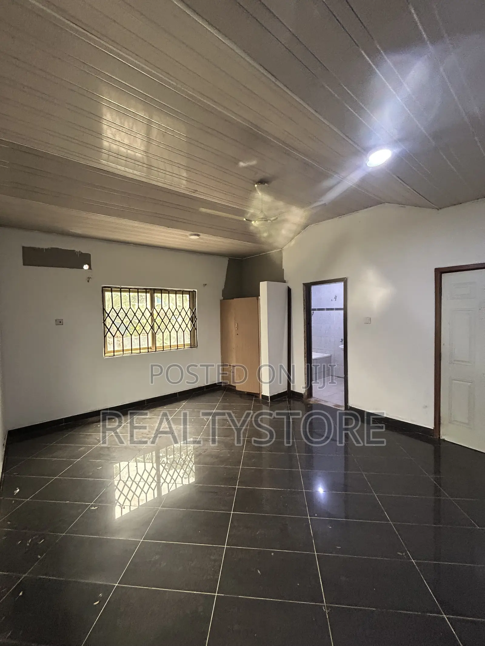 5bdrm House in Abuom, Accra Metropolitan for rent in Accra Metropolitan