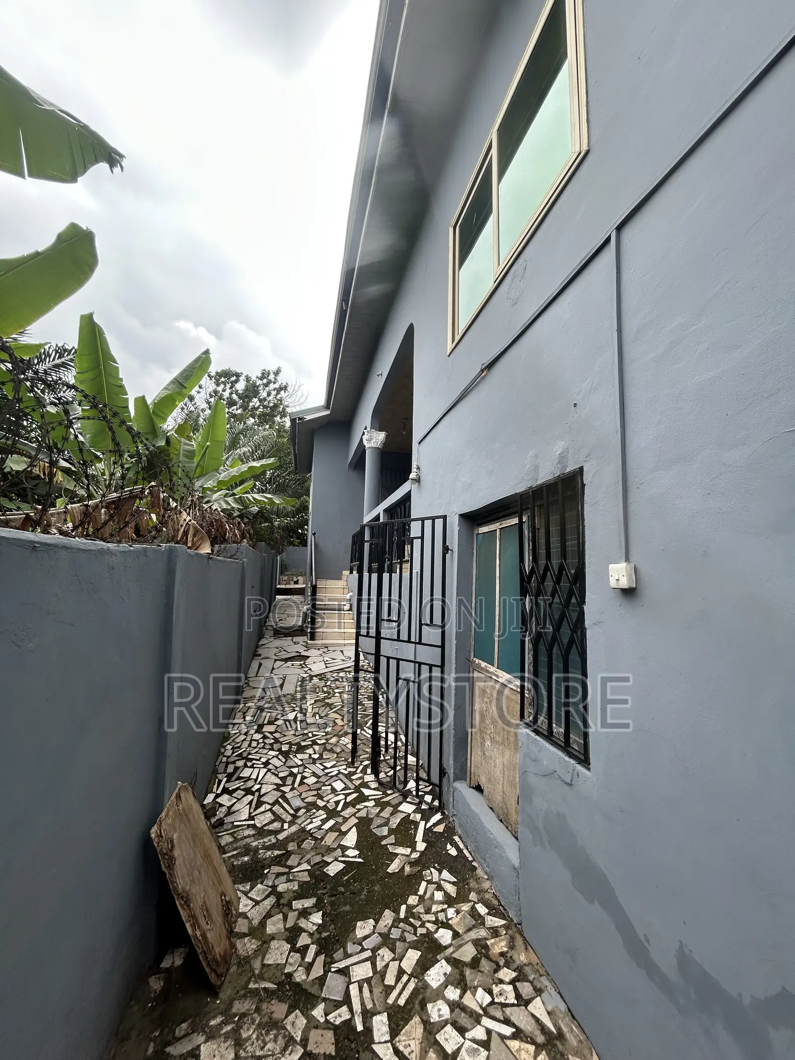 5bdrm House in Abuom, Accra Metropolitan for rent in Accra Metropolitan