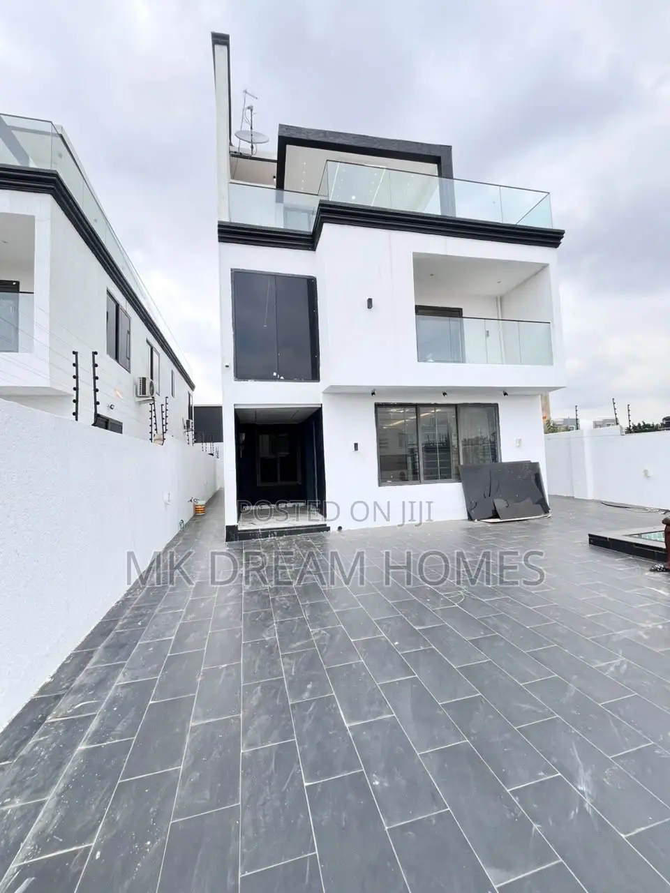 4bdrm House in Lake Side Estate for sale in Lake Side Estate