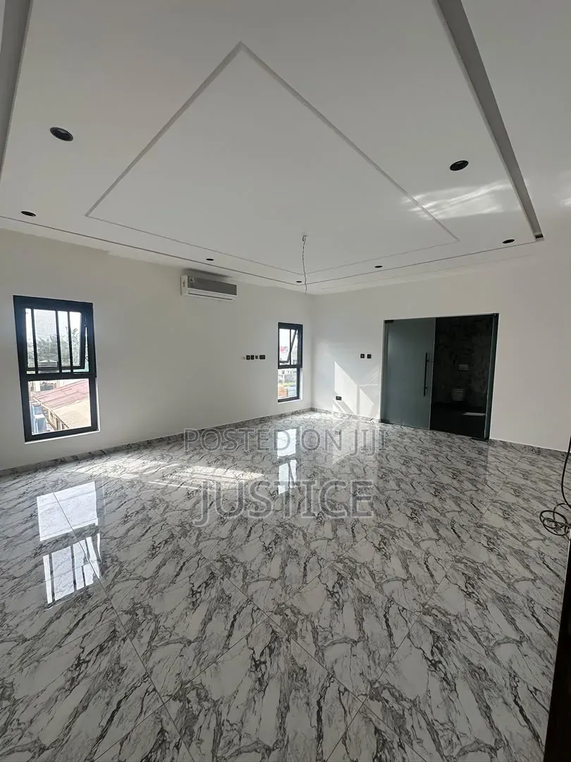 4bdrm House in Ashaley Botwe, School Junction for sale in School Junction