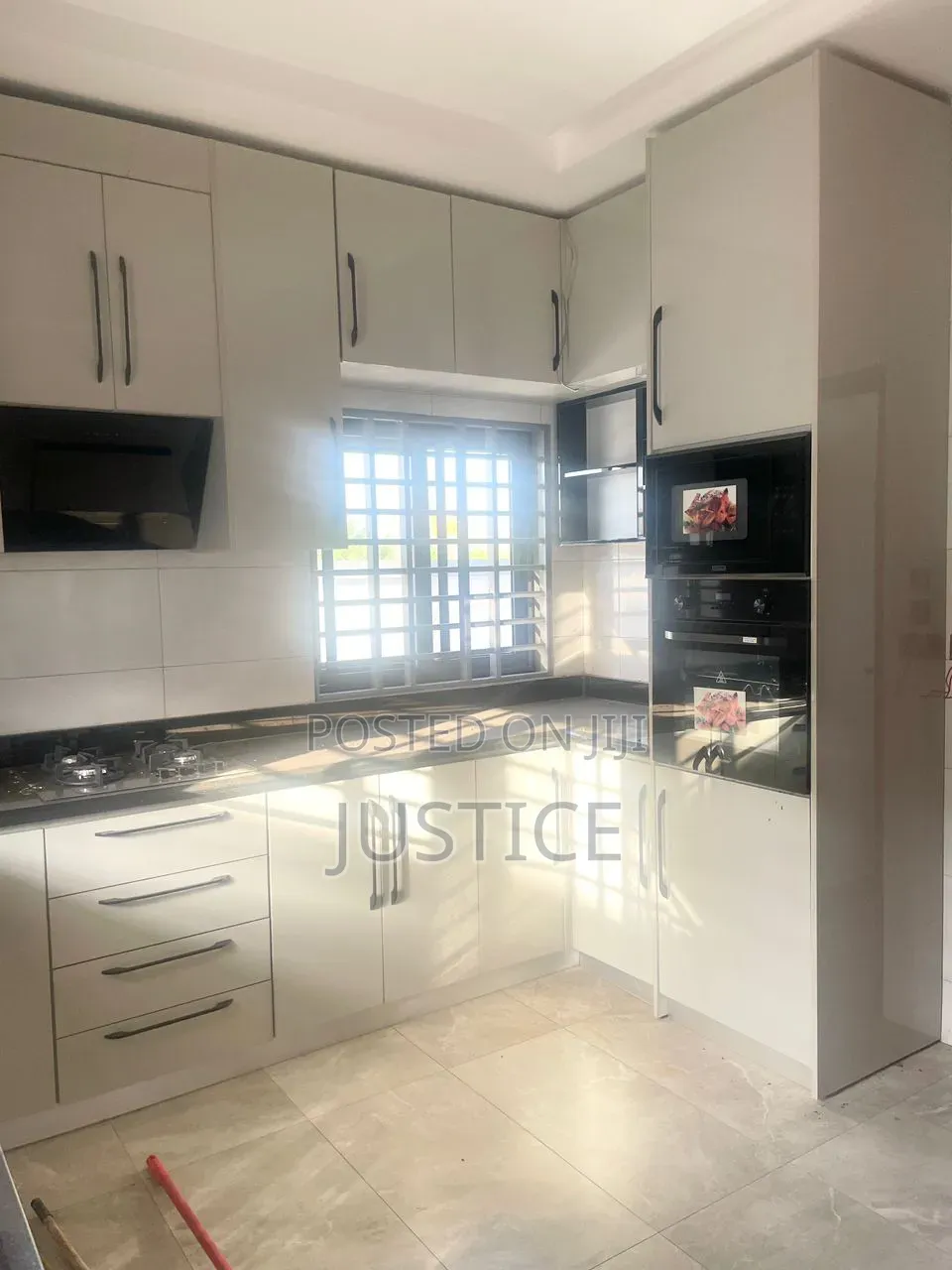 4bdrm House in Ashaley Botwe, School Junction for sale in School Junction