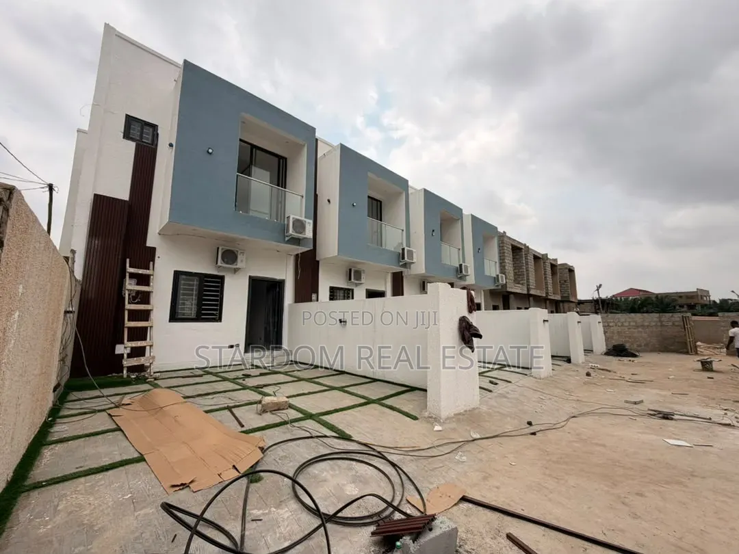 2bdrm Townhouse/Terrace in Ashaley Botwe, Nmai-Dzorn for sale in Nmai-Dzorn