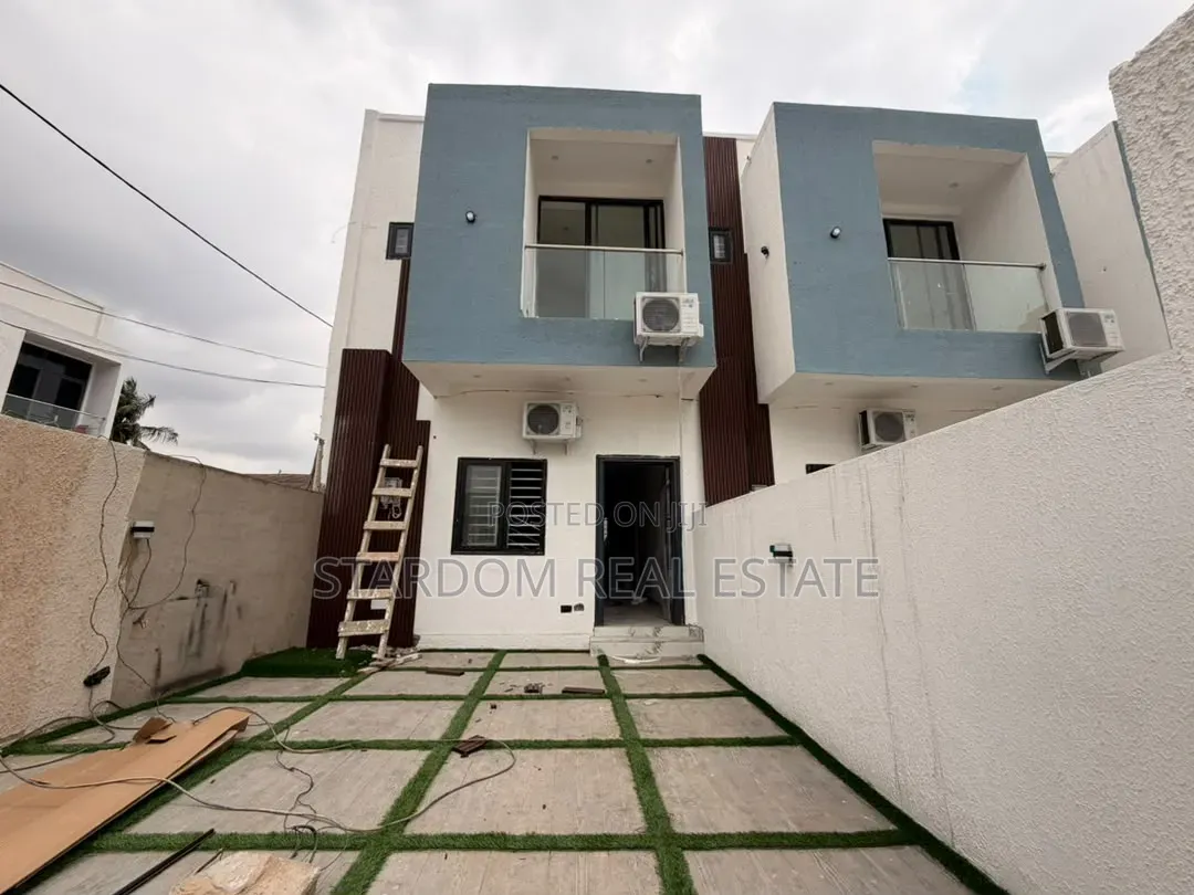 2bdrm Townhouse/Terrace in Ashaley Botwe, Nmai-Dzorn for sale in Nmai-Dzorn