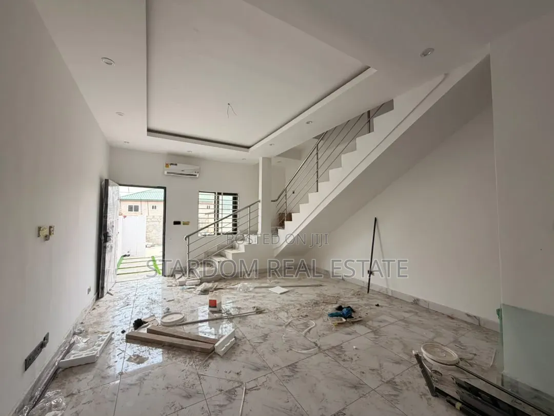 2bdrm Townhouse/Terrace in Ashaley Botwe, Nmai-Dzorn for sale in Nmai-Dzorn
