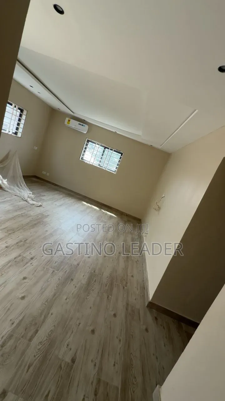 5bdrm House in Ashongman Estate, Police Station for sale in Police Station