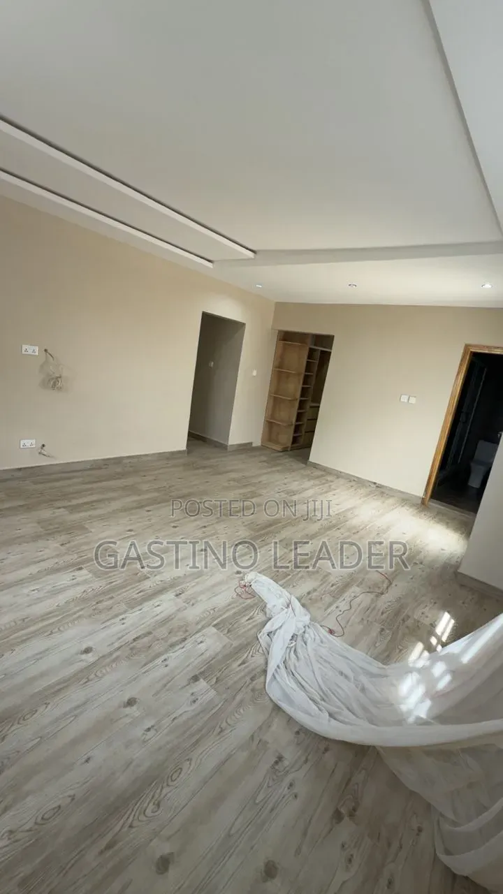 5bdrm House in Ashongman Estate, Police Station for sale in Police Station