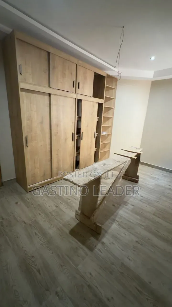 5bdrm House in Ashongman Estate, Police Station for sale in Police Station