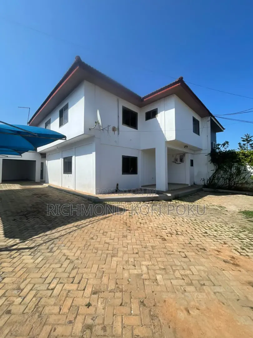 4bdrm Apartment in Kofis Realty, Sakumono for rent in Sakumono