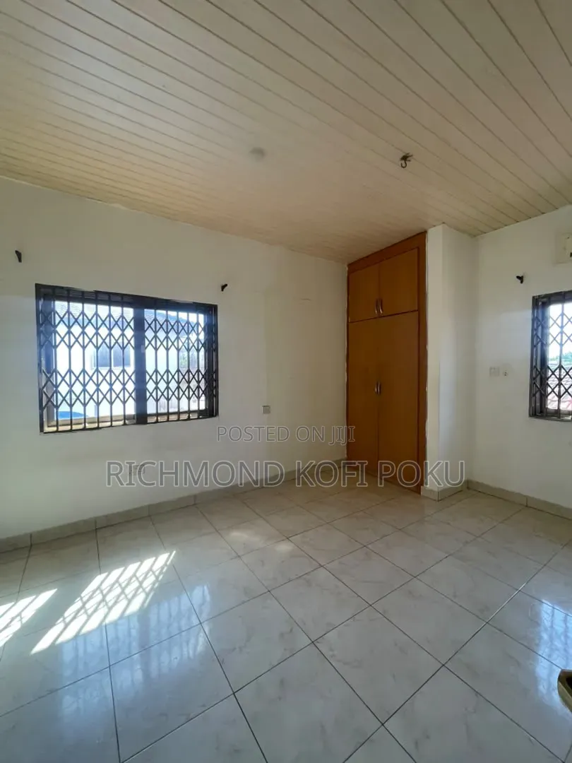 4bdrm Apartment in Kofis Realty, Sakumono for rent in Sakumono