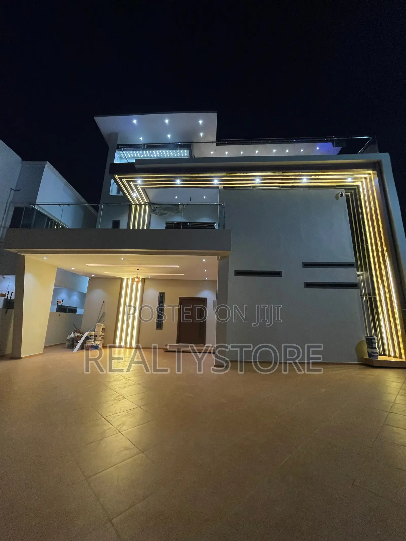 6bdrm Penthouse in Ashongman Estate, Accra Metropolitan for sale in Accra Metropolitan