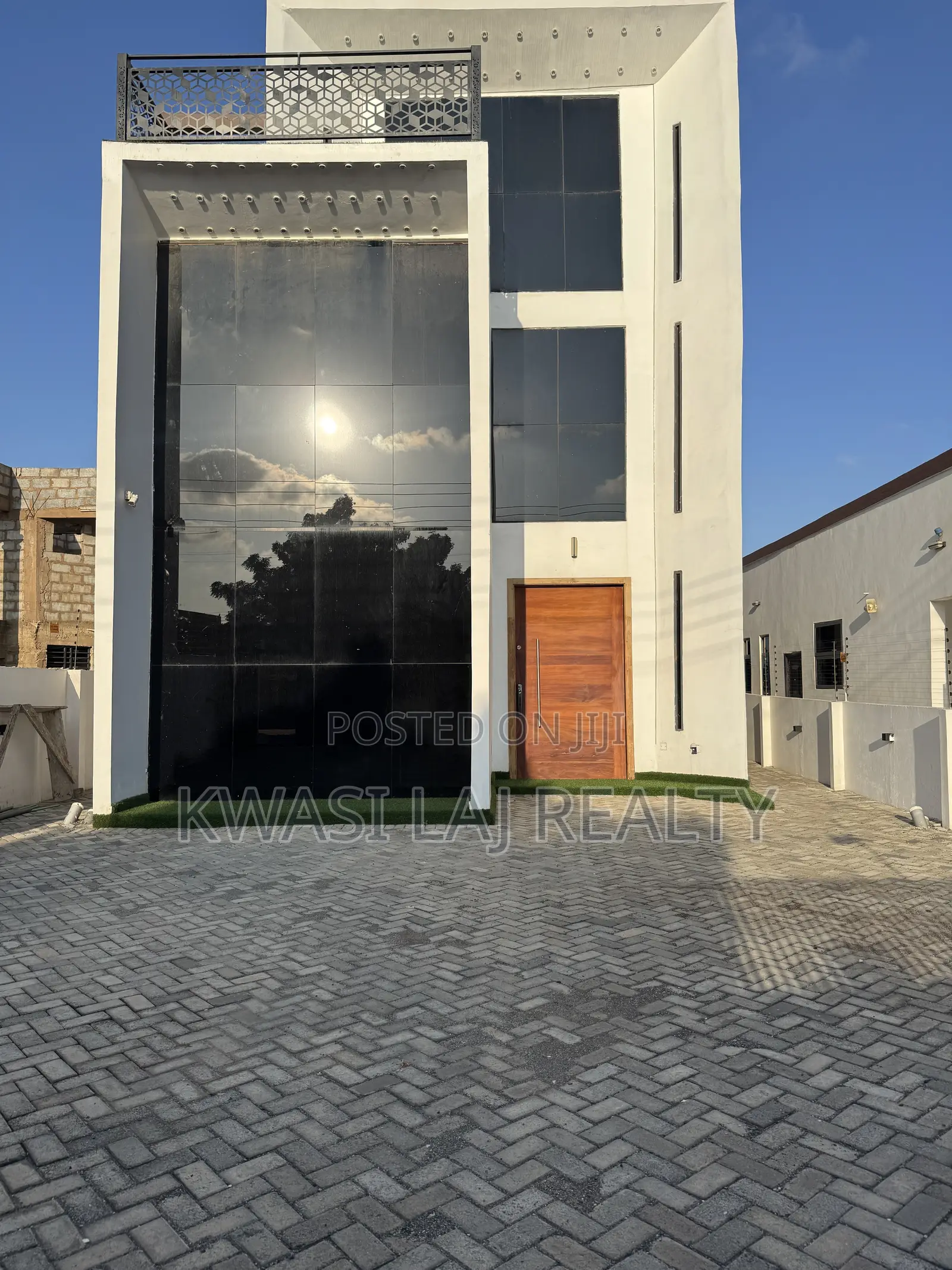 5bdrm House in Eastlegon Hills for sale in East Legon