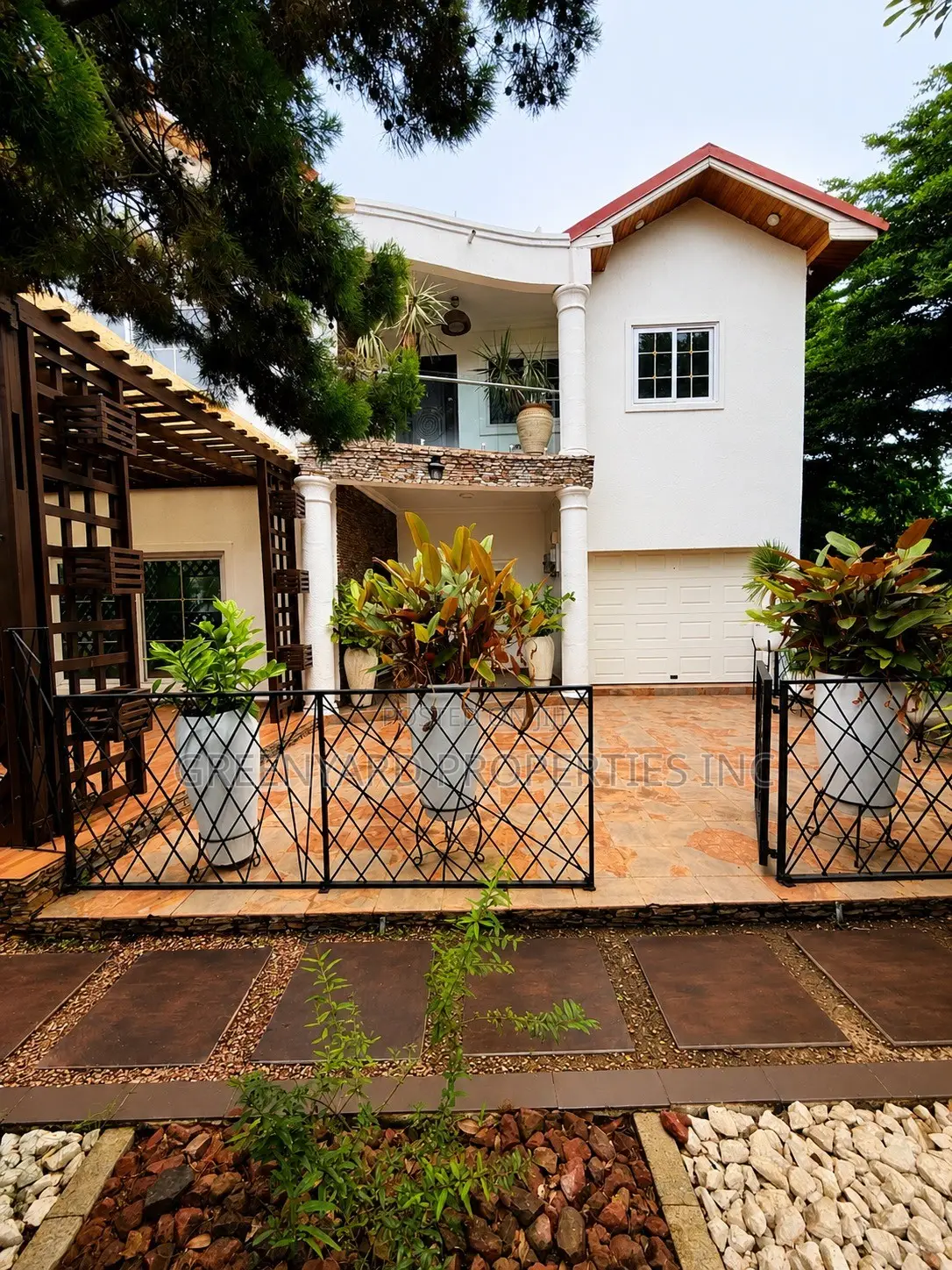Furnished 5bdrm House in American 🇺🇸 House, East Legon for sale in East Legon