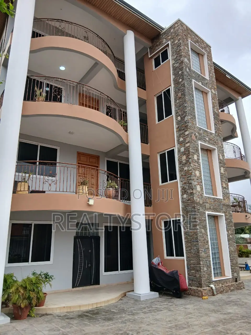 Furnished 2bdrm Apartment in Tseaddo, Accra Metropolitan for rent in Accra Metropolitan