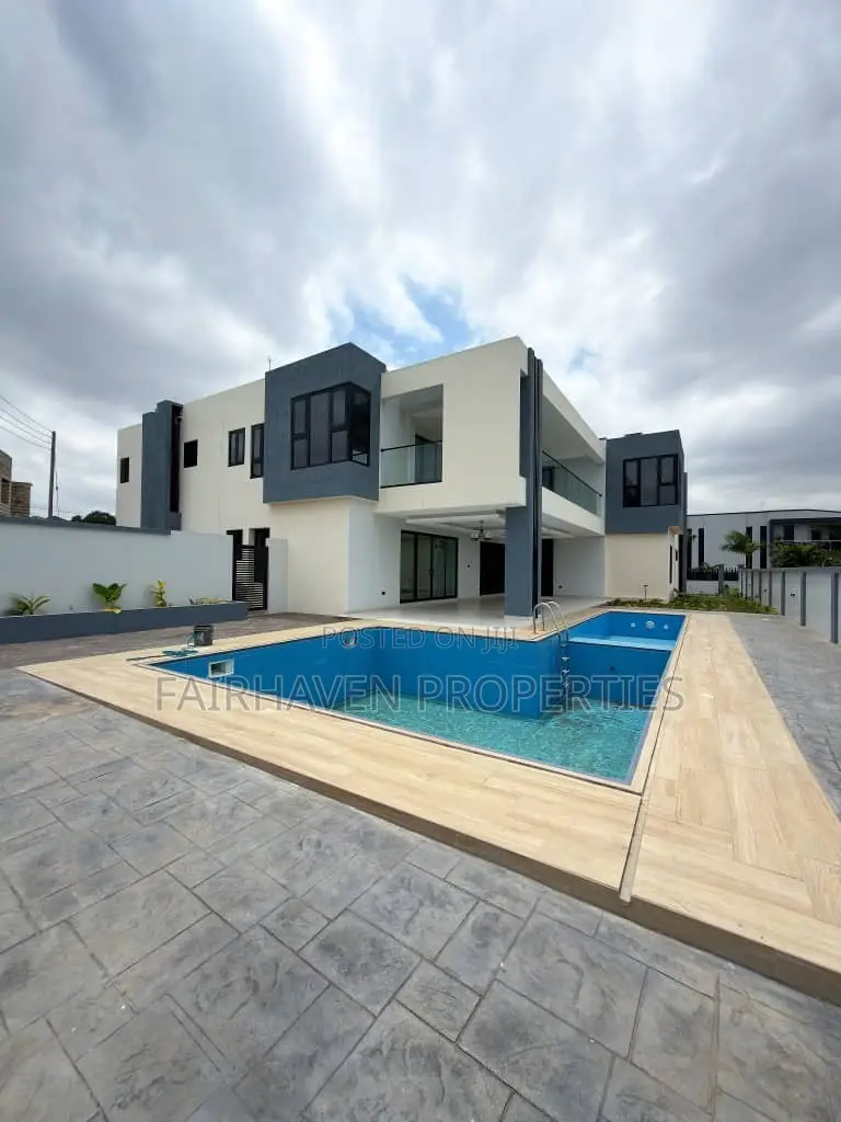 5bdrm House in East Legon for sale in East Legon