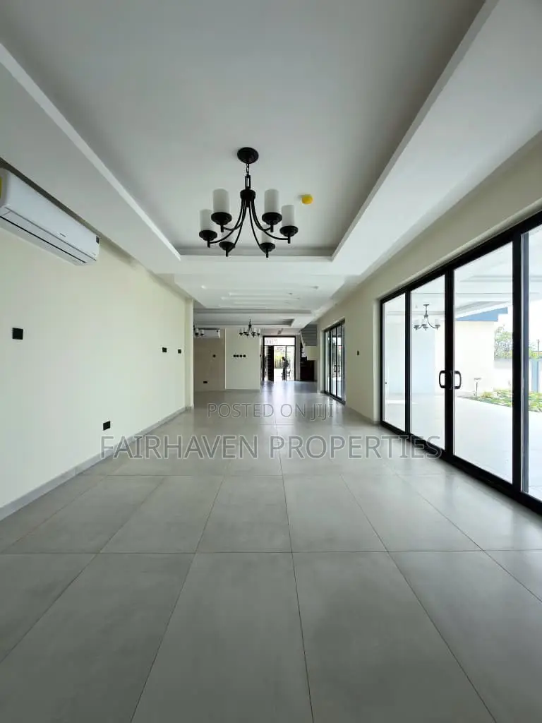 5bdrm House in East Legon for sale in East Legon