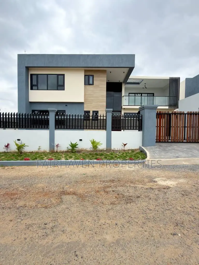 5bdrm House in East Legon for sale in East Legon
