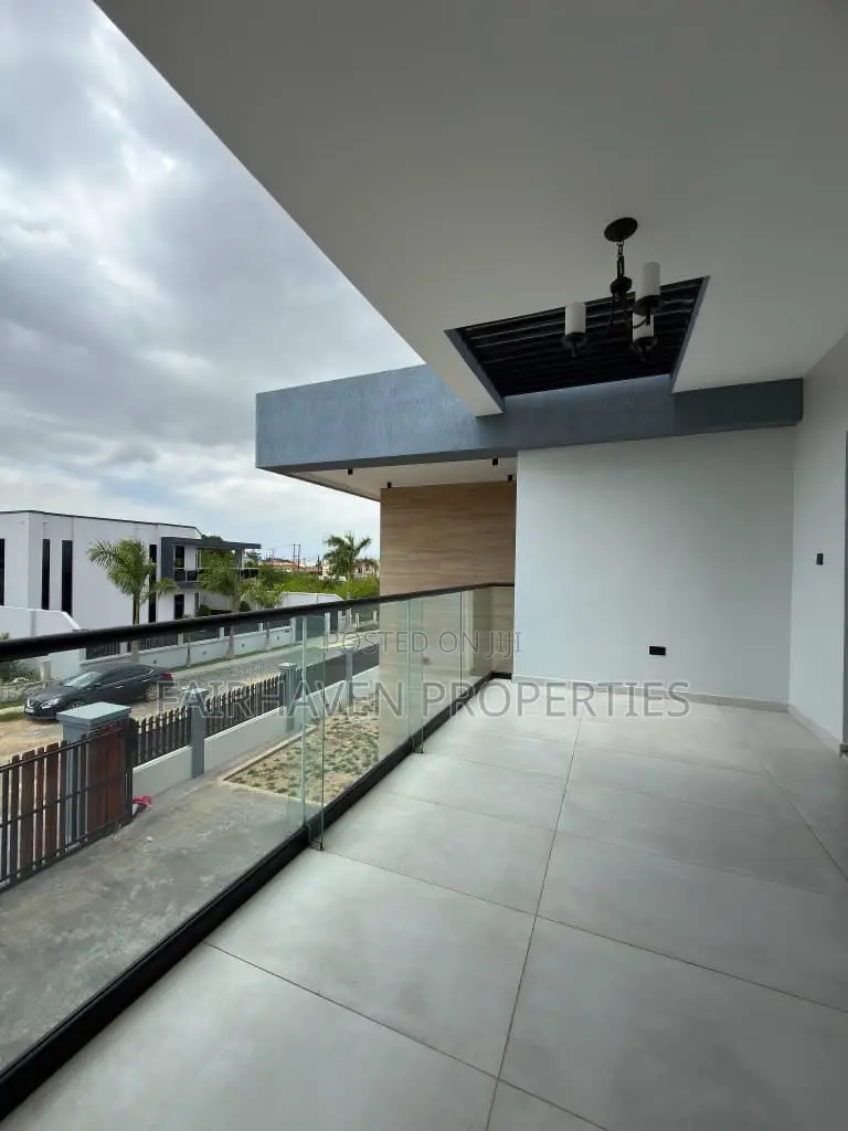 5bdrm House in East Legon for sale in East Legon