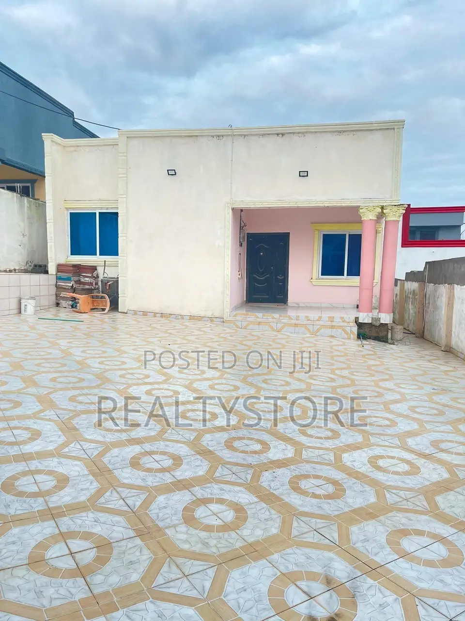 3bdrm House in Kwabenya, Accra Metropolitan for sale in Accra Metropolitan