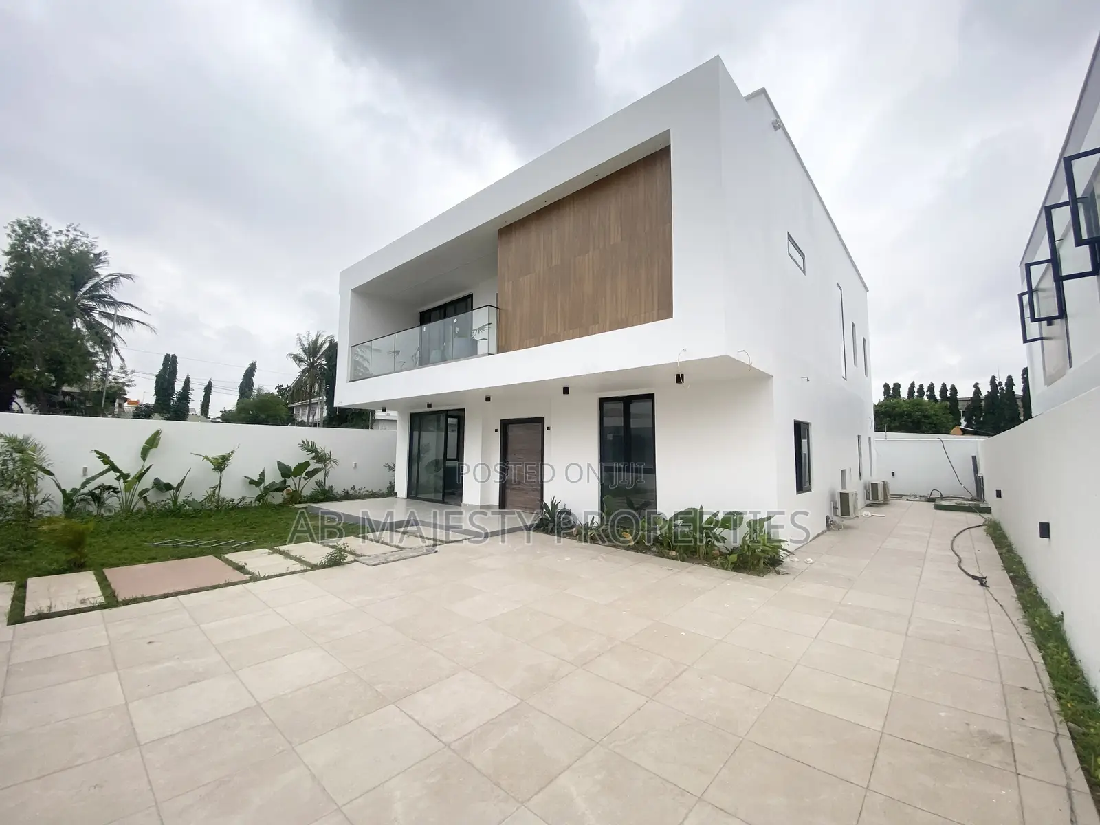 4bdrm House in Ab Majesty, Airport Residential Area for sale in Airport Residential Area