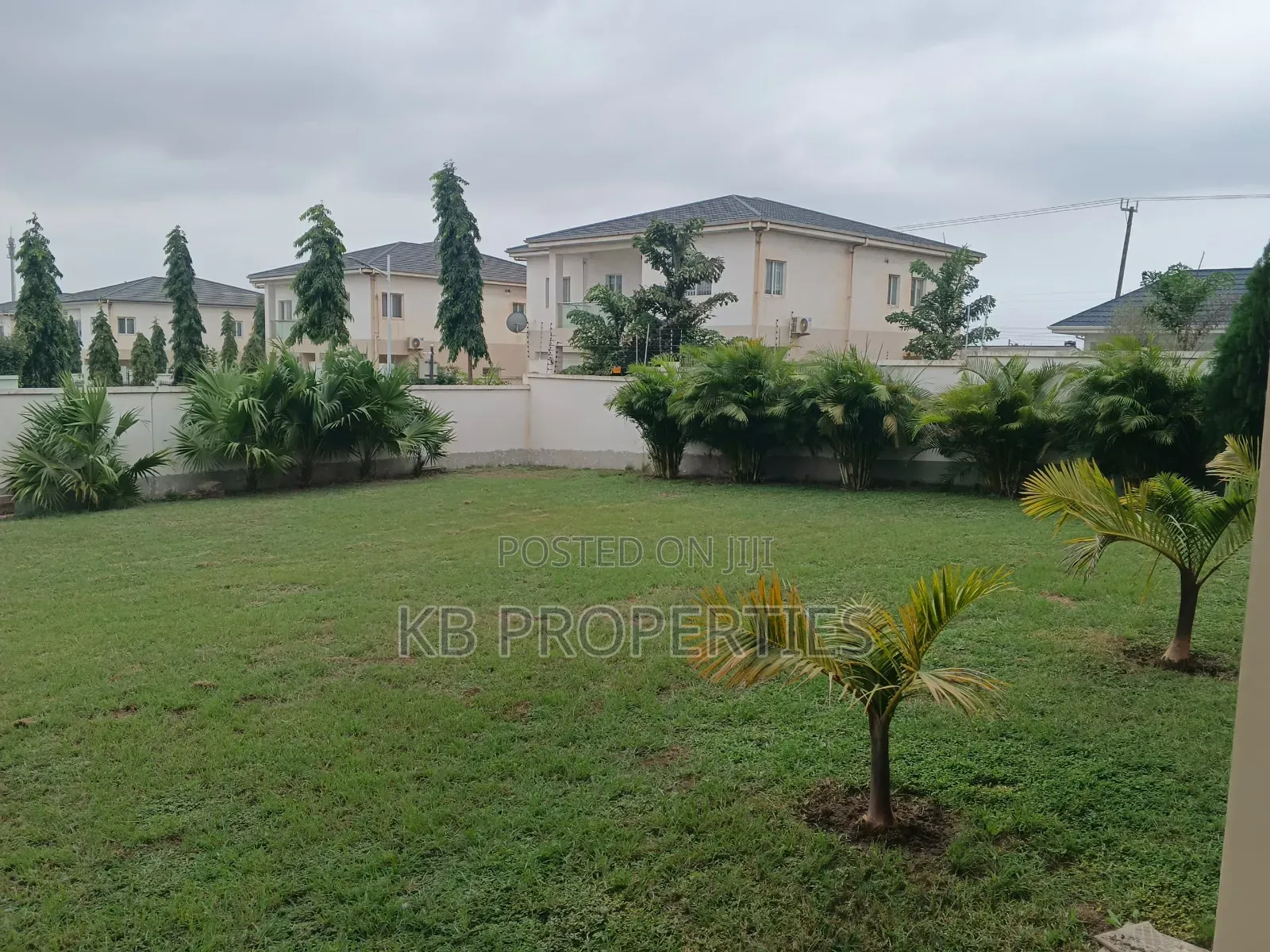 6bdrm House in Kb Properties, Sakumono for rent in Sakumono