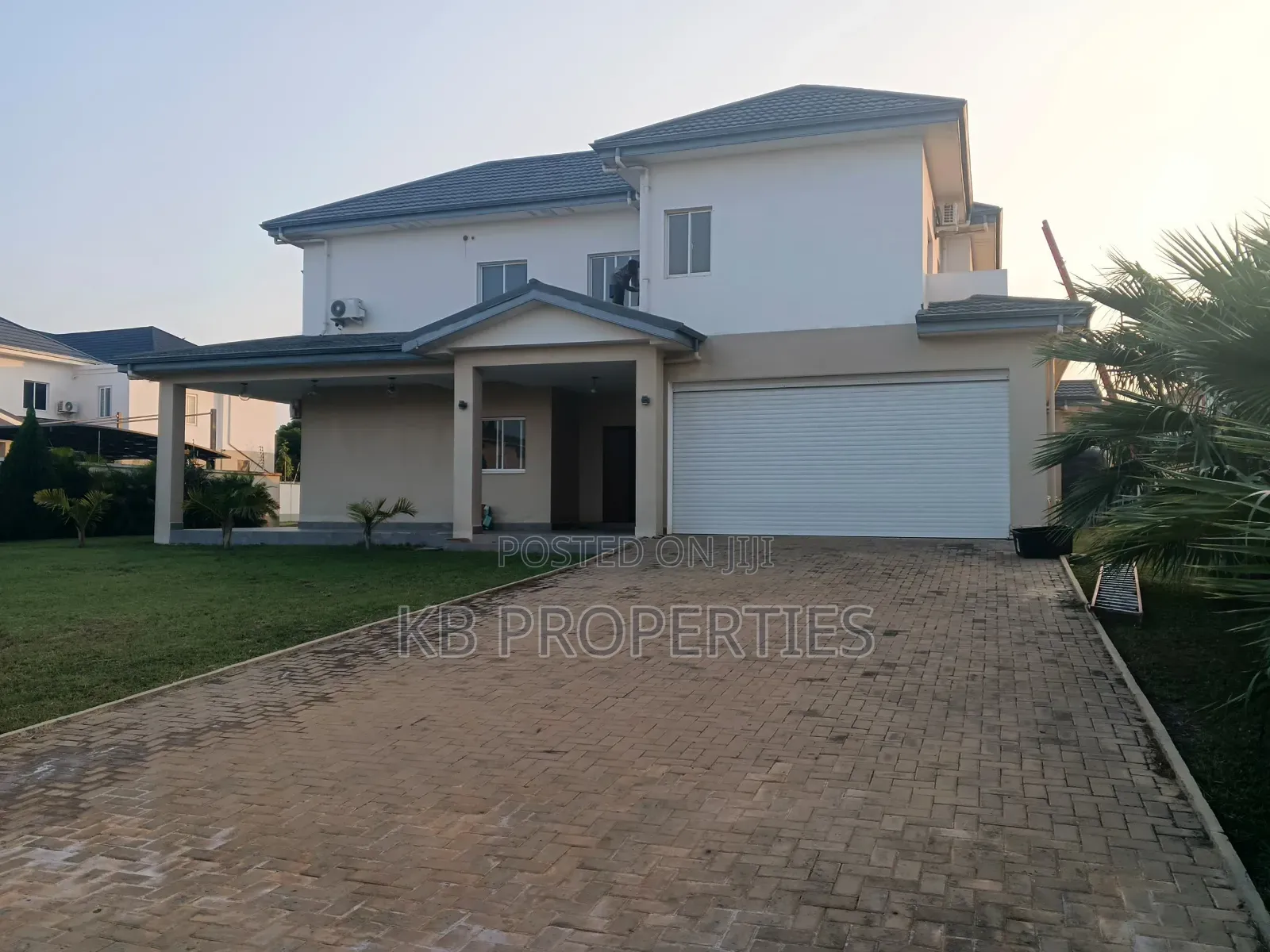 6bdrm House in Kb Properties, Sakumono for rent in Sakumono