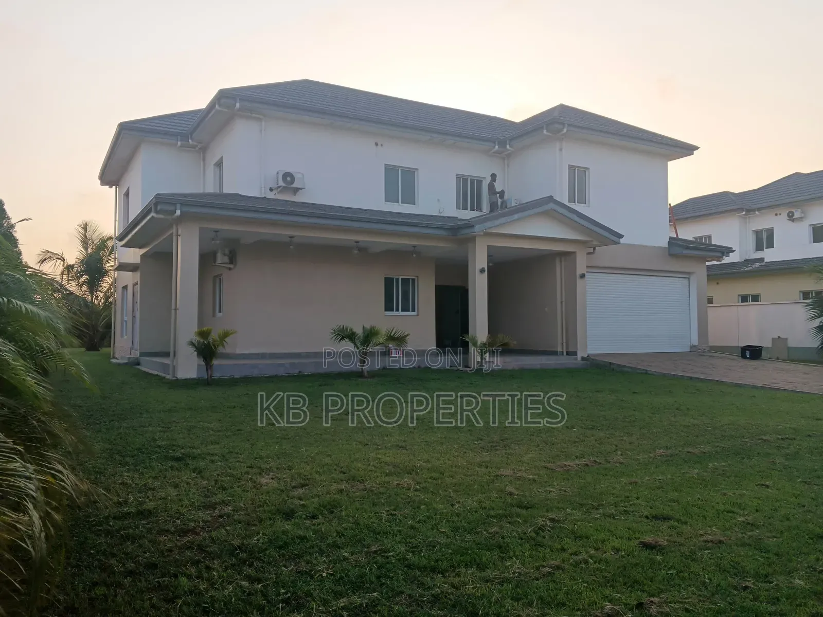 6bdrm House in Kb Properties, Sakumono for rent in Sakumono