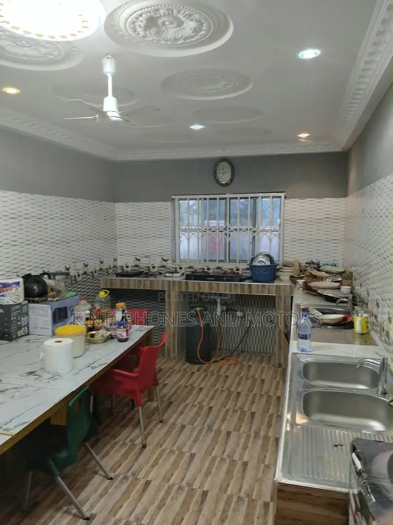 Furnished 7bdrm House in Dr Kk 7Rooms Lux, Bosomtwe for rent in Bosomtwe